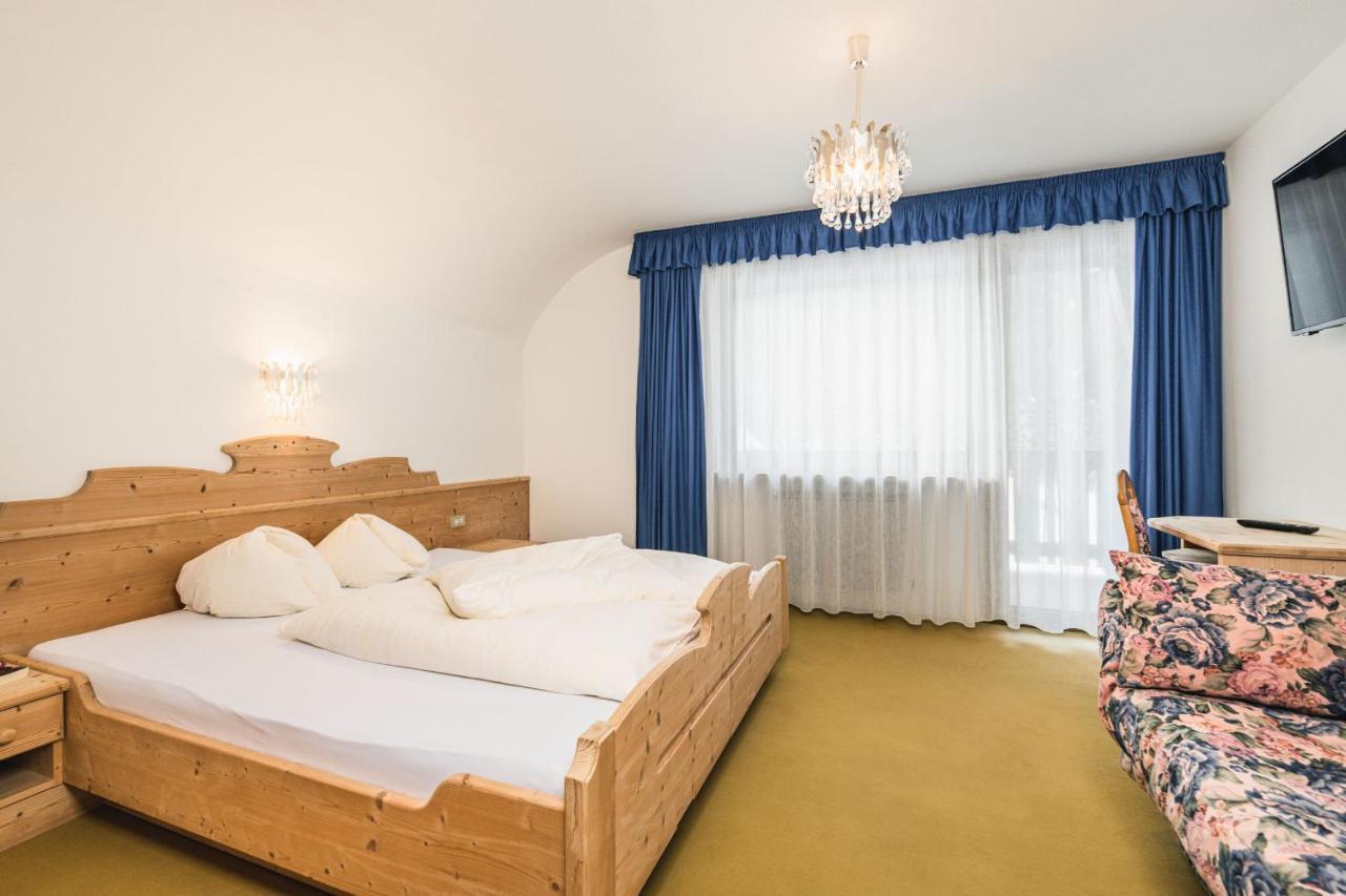 Hotel Wolf Сельва-ди-Валь-Гардена Экстерьер фото